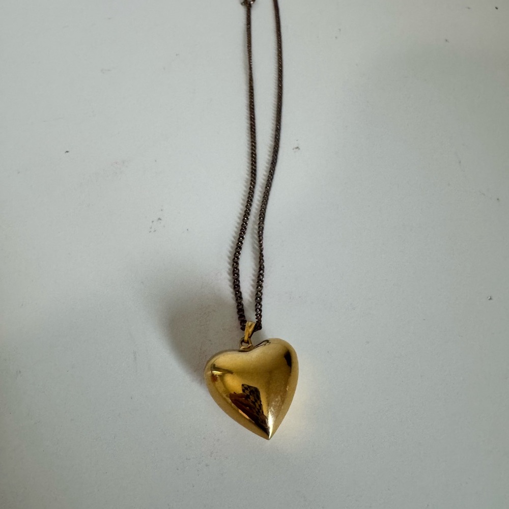 Vintage Gold Tone Puffy Heart Pendant Necklace Dark Curb Chain‎ Romantic Jewelry